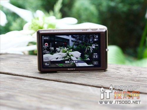 数码相机 > 正文  索尼 tx9c拥有一个扩展数据接口,在送测的包装盒内