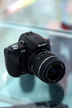 图为索尼α330