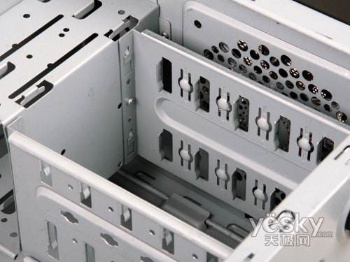 变形金刚来袭 长城至尊翼龙t02机箱酷品赏评