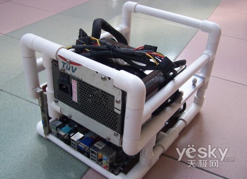 网友恶搞骷髅机箱 暴强自制准系统羡煞旁人
