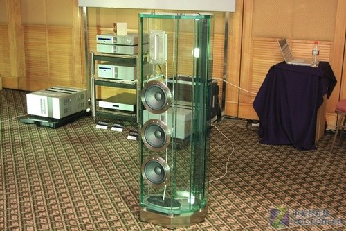 水晶落地音箱 荷兰晶彩亮相广州音响展