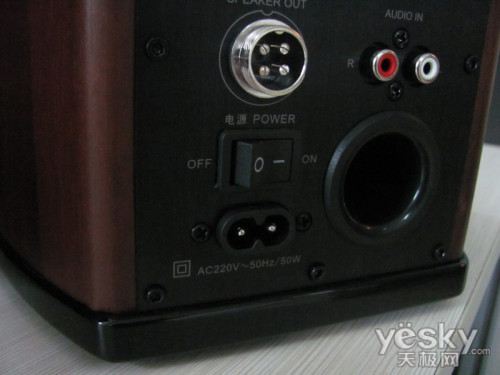 电子分频再现 惠威m100音箱890元遭抢购