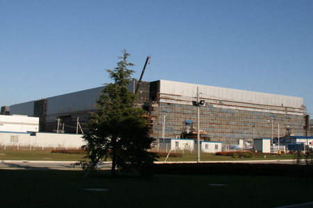 图文:英特尔大连厂主厂房已经封顶