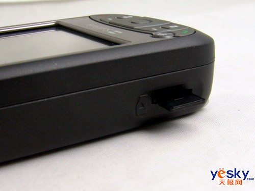 大块头 侧滑盖 多普达d9000日版售3480元_手机_科技时代_新浪网