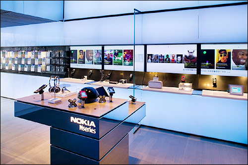 打造时尚地标 诺基亚内地首家旗舰店落户上海_手机_科技时代_新浪网