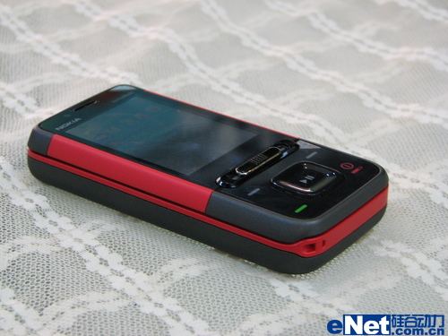 320万像素诺基亚滑盖音乐5610仅2120