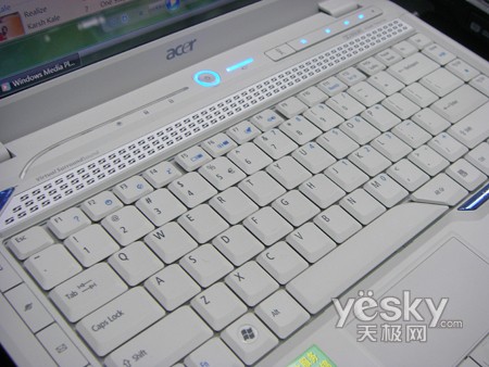 笔记本专用电脑键盘 ca16401fc5445313c697f93757705414.jpg