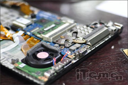 独特散热 东芝portégé r700拆卸解密