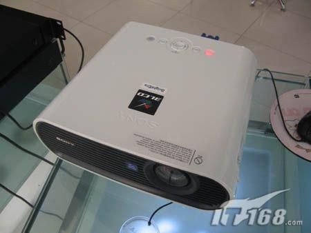 > 商用 > 正文2500流明xga 索尼投影降至5000元     在教育会议投影机