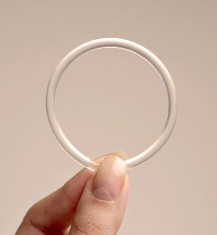 "环"学名为宫内节育器,将其放置于育龄妇女的宫腔内,通过机械性