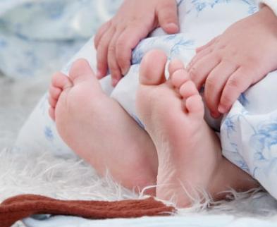 宝宝小脚丫洗脚大学问图