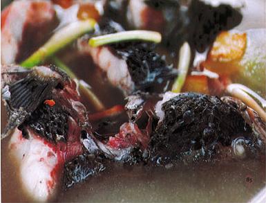 水肿食疗:红枣黑豆炖鲤鱼