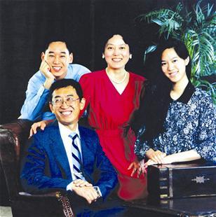 母亲称张纯如注定一生为他人而活