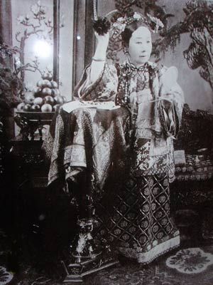 女人权在手:慈禧太后石榴裙下的男人们