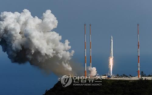 火箭发射成功新闻报道 1544229066.jpg