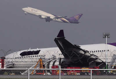 泰國航空飛機降落時衝出跑道9名中國乘客受傷