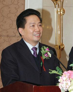 山东省省长姜大明,副省长黄胜,威海市市长孙述涛,副市长梁良,哈尔滨