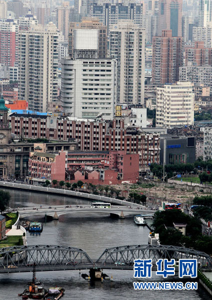 上海外滩地区居民楼(8月21日摄).新华社记者 陈飞 摄