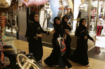 蜗居迪拜：500万印度劳工的梦想照进现实(图)