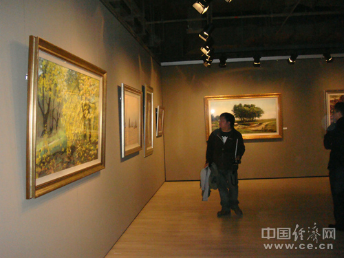 中国粉画巨子——杭鸣时艺术展在北京爱慕美术馆举办