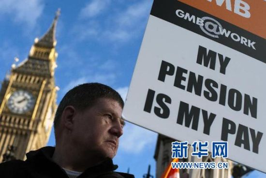 新华社法新社英国公共部门超过200万工作人员昨天举行大罢工,反对