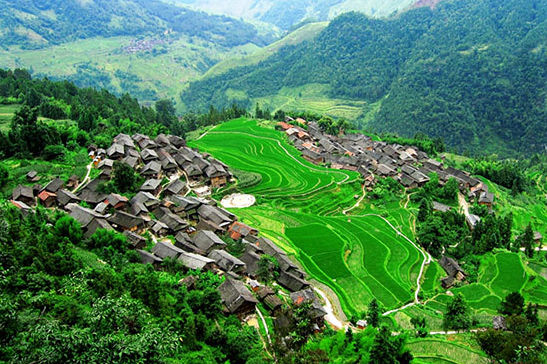 立足文化神韵催生三都旅游发展新高地