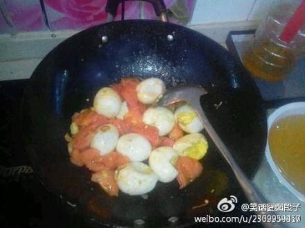 女朋友做的西红柿炒鸡蛋!坑爹啊!