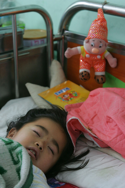 图文患尿毒症的小女孩