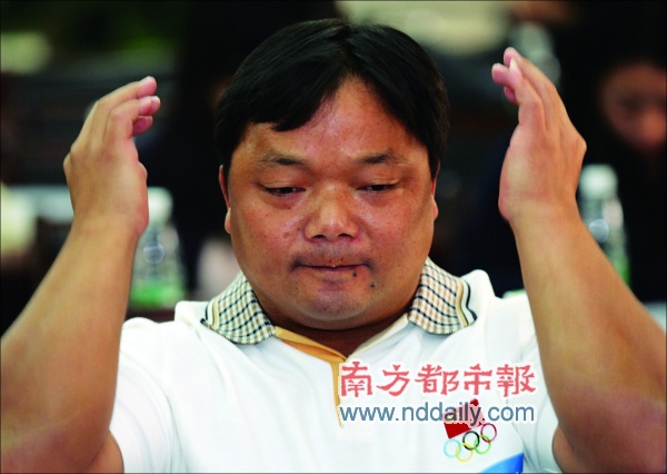 大力士何灼强要登南极