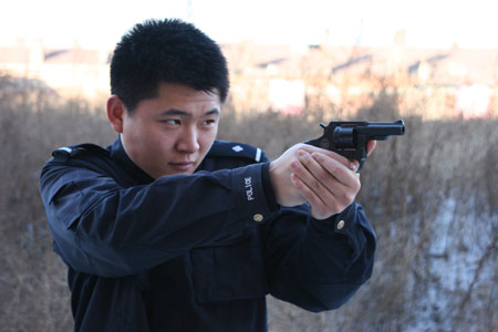 长春特警配备新型手枪