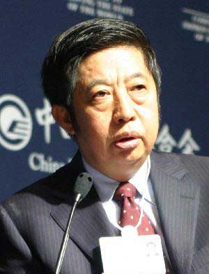 国务院决定任命马德伦易纲为中国人民银行副行长