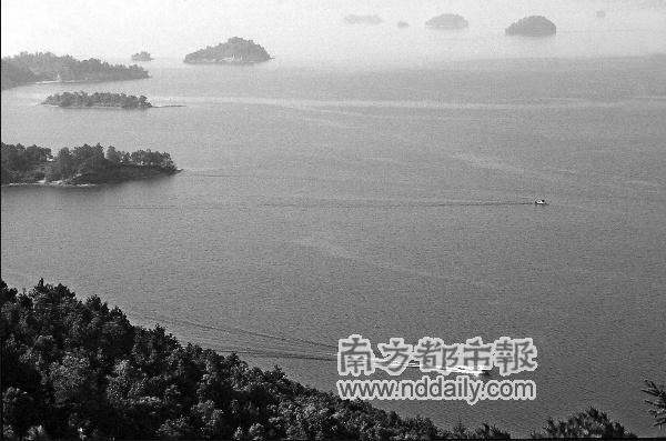 用水总量与经济发展_节约用水手抄报(2)