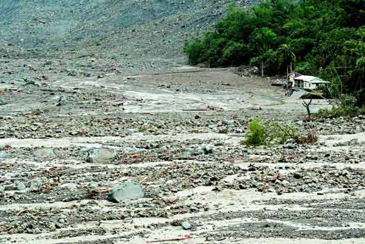 高雄小林村遭泥石流灭村 悲剧落幕现场凄凉(组图)