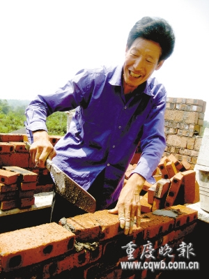 这个泥水匠是个金嗓子