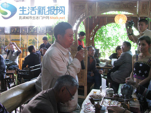 茶山区老总_贫困山区的孩子图片(3)