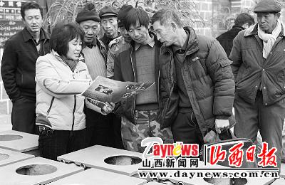 当日,寿阳县羊头崖村农民购买了100台秸秆气化炉具,这种炉具以玉米