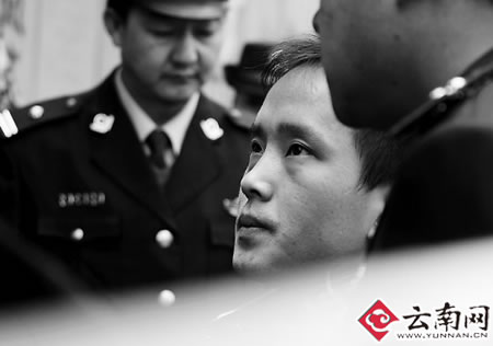 宋泽刚被押去指认现场