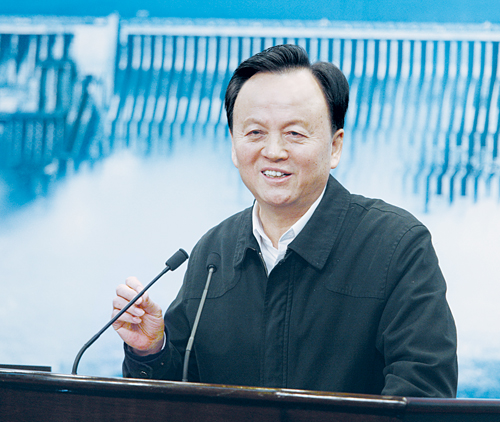 国内新闻 > 正文  7b0   李永安说,要实现建设一流大型清洁能源集团的