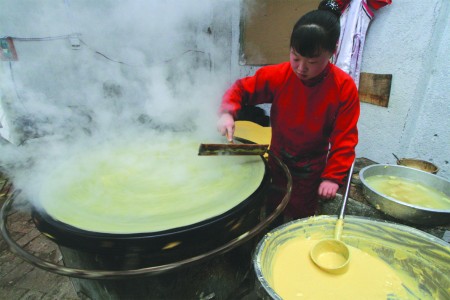 沂蒙煎饼欲冲击国家"非遗" 申报资料难搜集,"申遗"之路挺漫长