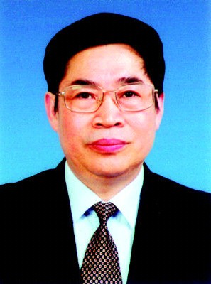 王金山 65岁恰好踩"线"(图)