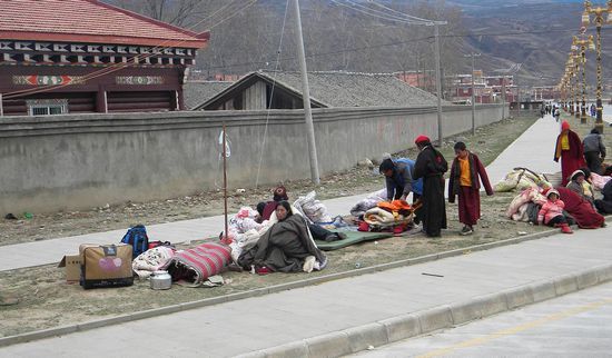 4·10四川炉霍地震图片