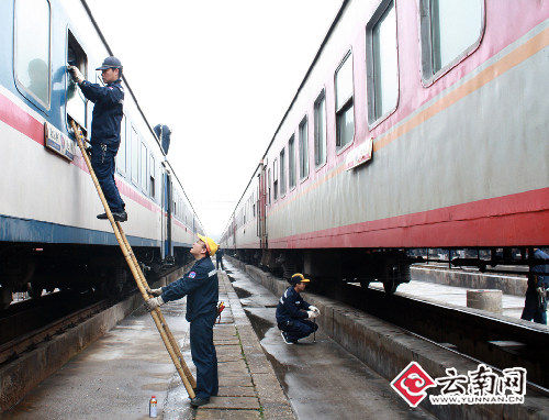 昆明车辆段严把客车出库质量关确保暑运旅客列车平安运行