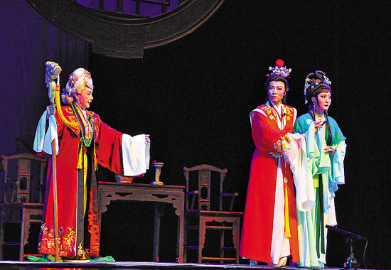 2日晚,广州大剧院歌剧厅座无虚席,一出潮剧《莫愁女》让潮州优秀传统