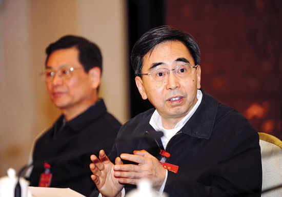 法治政府必须自觉接受监督