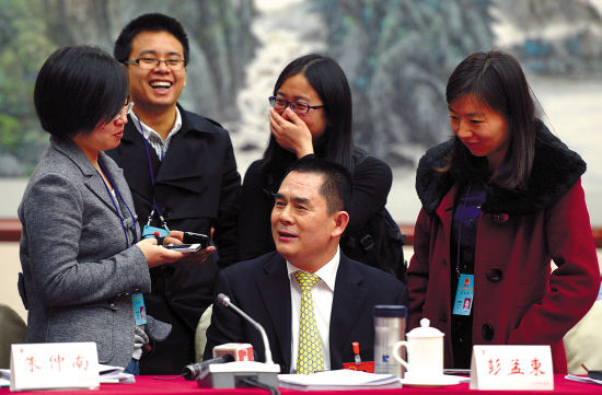 对职务犯罪主动出击 不会形成"保护伞"