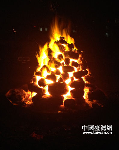 回家过年·我的塞外春节 父母的爱比“旺火”温暖_新浪新闻