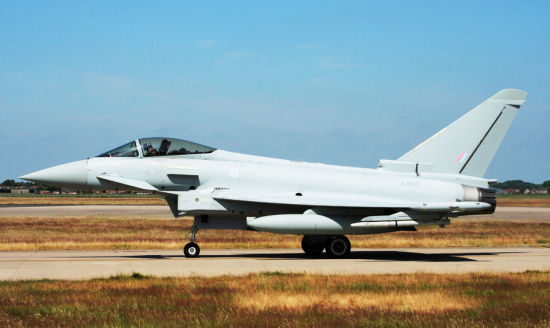 阿根廷青睐中国枭龙战机因可击中英国新型航母