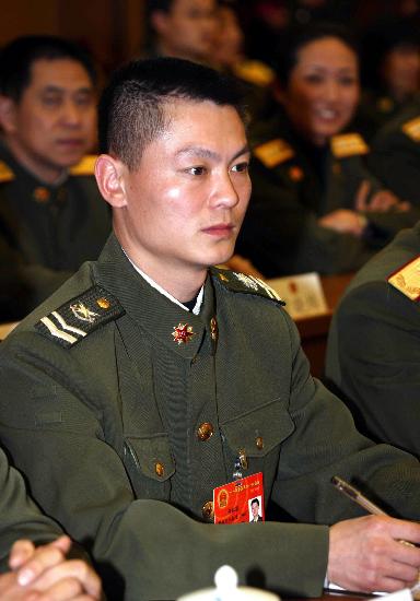 图文解放军代表张豇菲