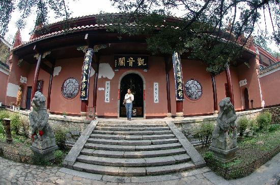 圖文:長沙千年古寺麓山寺觀音閣封閉維修(1)