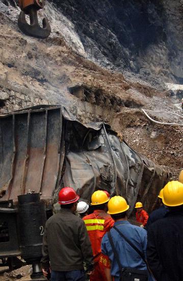 圖文:寶成鐵路109號隧道搶險